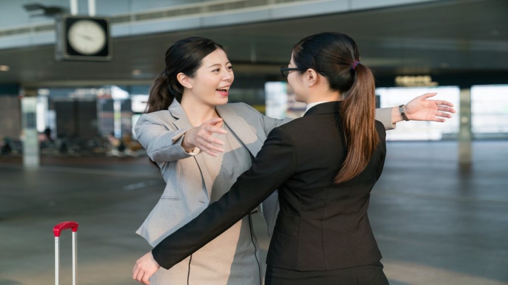 Qual o significado da expressão "long time no see" em inglês? - Wizard